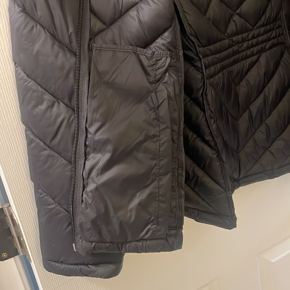 Tommy Hilfiger Puffy Jacket - NWOT - Picture 9 of 13